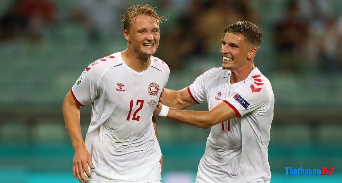 Soi kèo thẻ vàng Australia vs Đan Mạch Soi kèo thẻ vàng Australia vs Đan Mạch