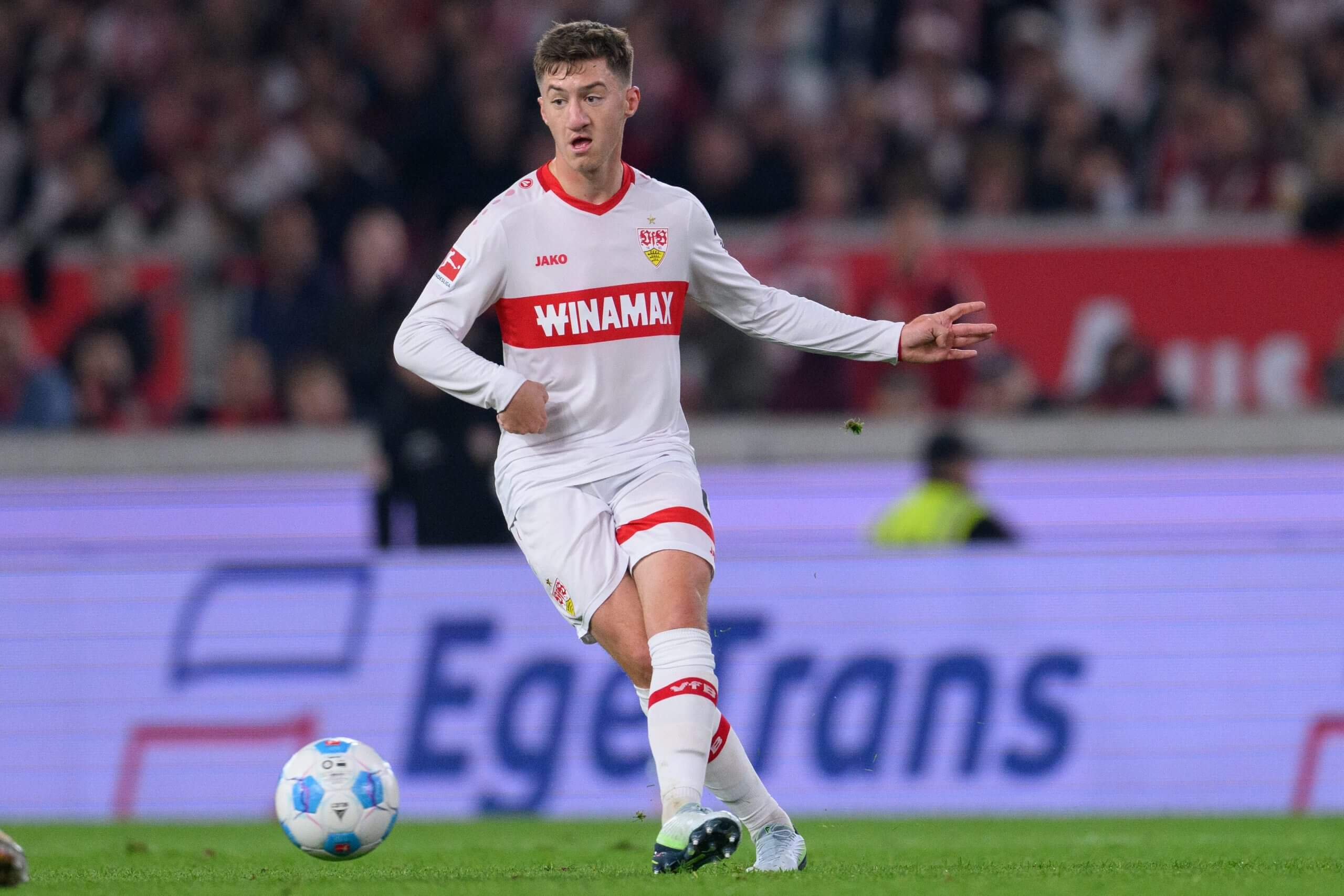 Tìm kiếm Người Kế Thừa Rodri Man City Nhắm Đến Bộ Ba Tiền Vệ Trụ Chất Lượng