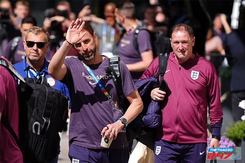 Tan vỡ giấc mơ vô địch EURO, ĐT Anh lặng lẽ trở về - 2