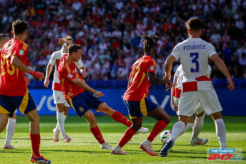 Niềm vui của các cầu thủ Tây Ban Nha sau khi ghi bàn vào lưới tuyển Croatia