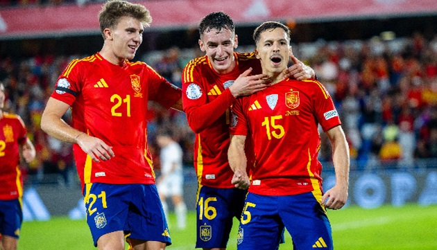 Cuộc rượt đuổi tỉ số nghẹt thở Tây Ban Nha thoát hiểm với chiến thắng 3-2 trước Thụy Sĩ