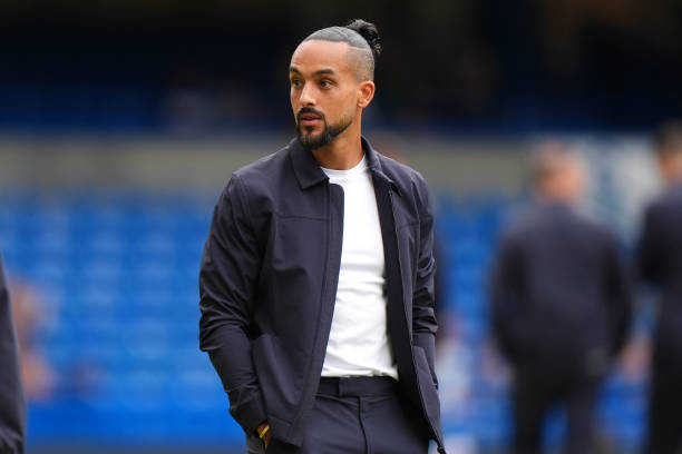 Chelsea và Arsenal Chia Điểm, Pedro Neto Tỏa Sáng, Theo Walcott Tiếc Nuối