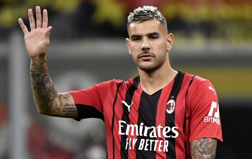 Paris Saint-Germain hướng tới Theo Hernandez trong bối cảnh tương lai bất ổn tại AC Milan