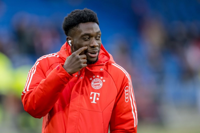 Alphonso Davies, sao Bayern Munich, bị cấm lái xe vì lái xe sau khi uống rượu