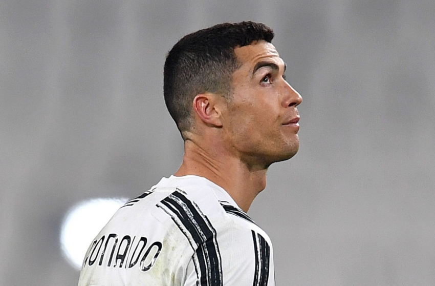 Tin chuyển nhượng bóng đá 20/3: Ronaldo ký 1 năm với Real Madrid, siêu tiền vệ ra đi?
