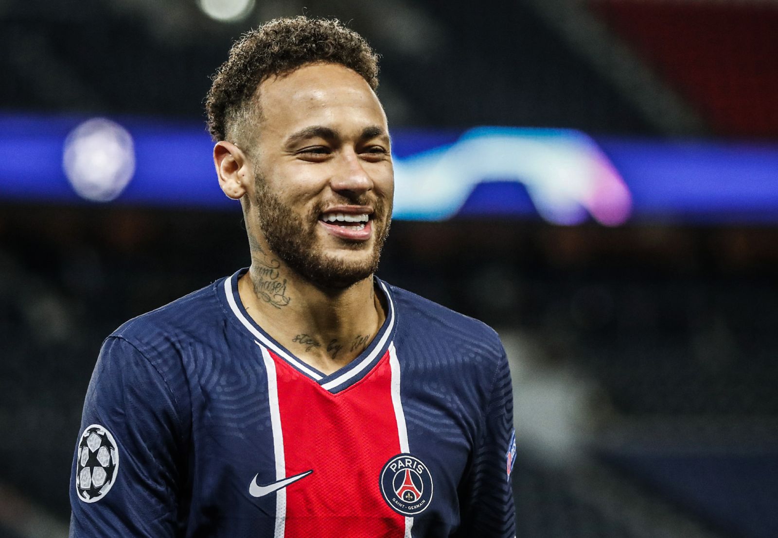 Neymar JR Neymar JR - 222 triệu euro (Barcelona đến PSG)