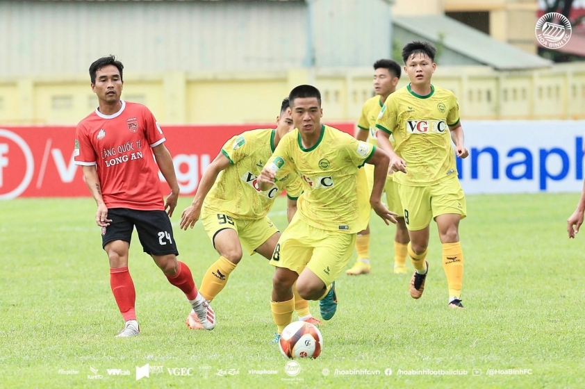 Siêu nhân Trần Gia Huy trở lại Hòa Bình FC