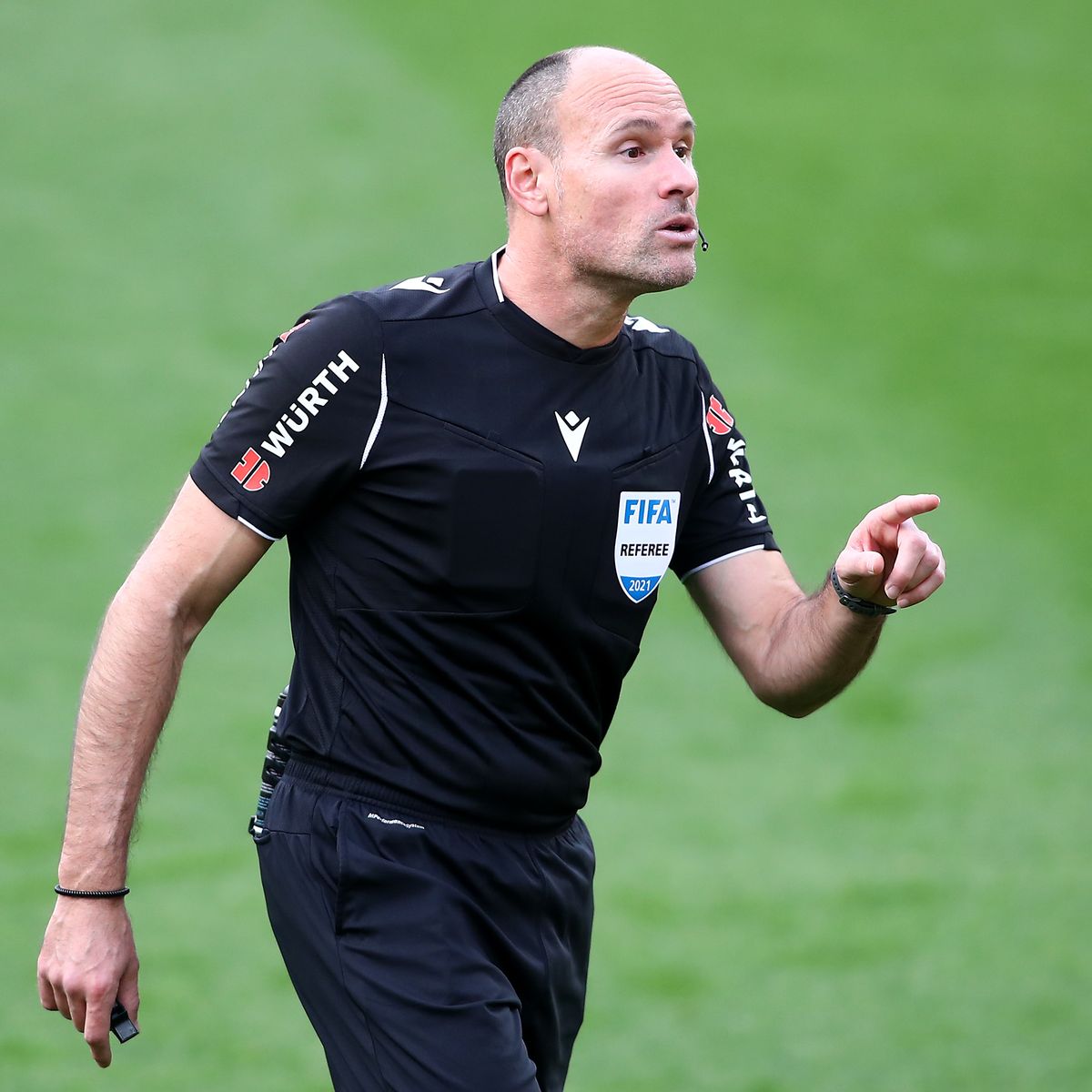 Trọng tài Bỉ vs Nga Trọng tài Bỉ vs Nga