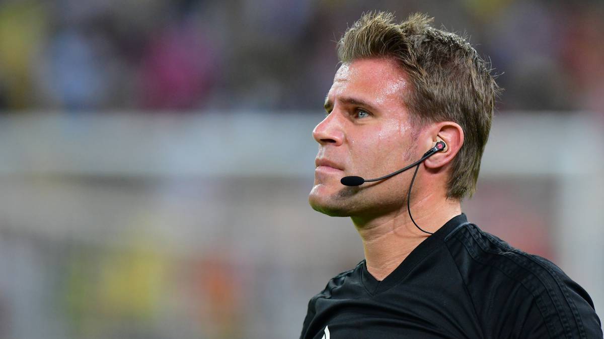 Felix Brych - Trọng tài điều khiển trận tứ kết Euro 2020 Ukraine vs Anh Felix Brych - Trọng tài điều khiển trận tứ kết Euro 2020 Ukraine vs Anh