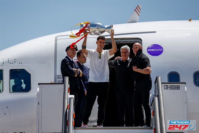 Tuyển Tây Ban Nha ăn mừng chiến thắng EURO