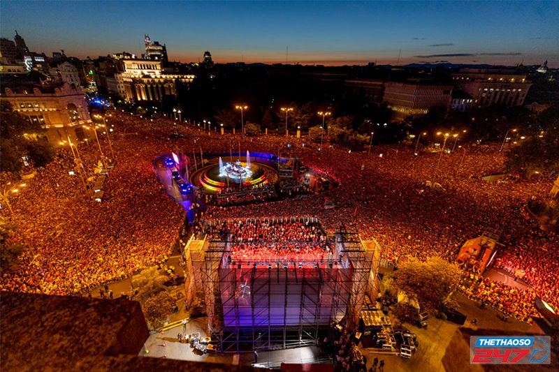 Tuyển Tây Ban Nha ăn mừng chiến thắng EURO - 13