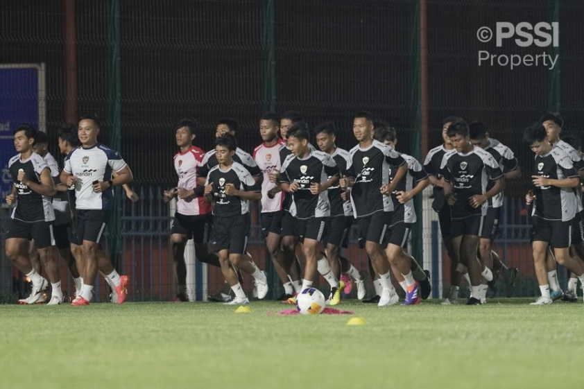 Chiến lược gia U17 Indonesia nhấn mạnh tầm quan trọng của sự bình tĩnh trong trận ra quân Vòng loại châu Á