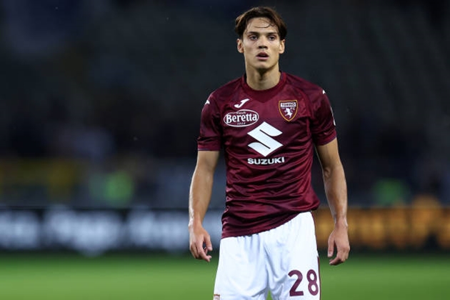 Manchester City nhắm đến Samuele Ricci để tăng cường hàng tiền vệ