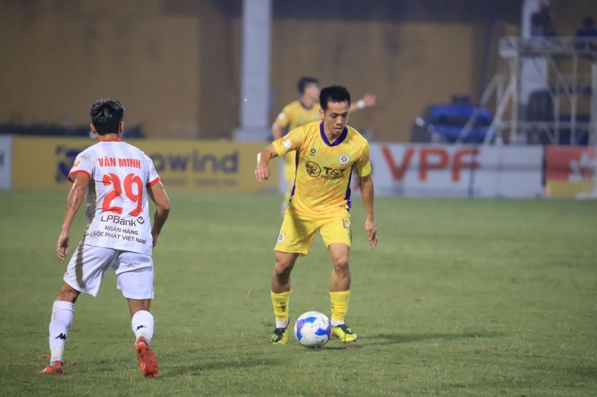 Văn Quyết Phá Kỷ Lục, Trở Thành Cầu Thủ Nội Ghi Bàn Nhiều Nhất V-League