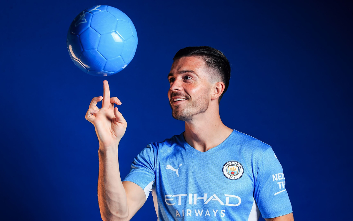 Man City phá lỷ lục chuyển nhượng Ngoại Hạng Anh