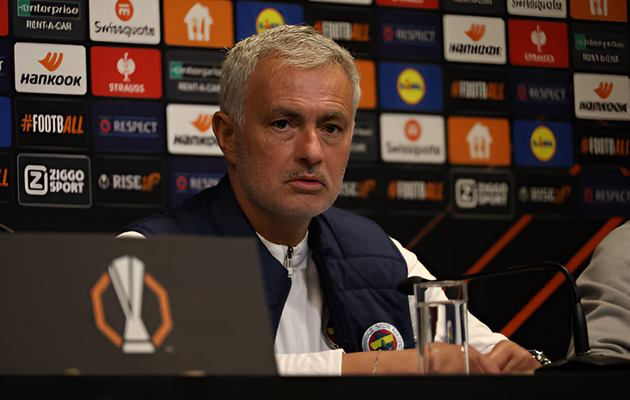 Mourinho dí dỏm nói về cơ hội vô địch Premier League 2017/18 của Man Utd