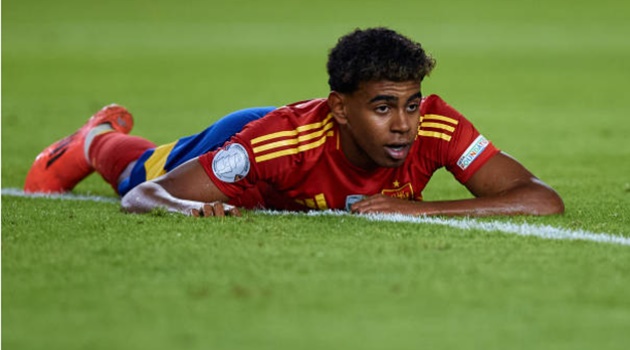 Barcelona từ chối lời đề nghị 270 triệu đô la cho tài năng trẻ Lamine Yamal