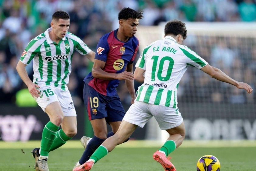 Barcelona mất 2 điểm đáng tiếc trước Real Betis dù Yamal tỏa sáng