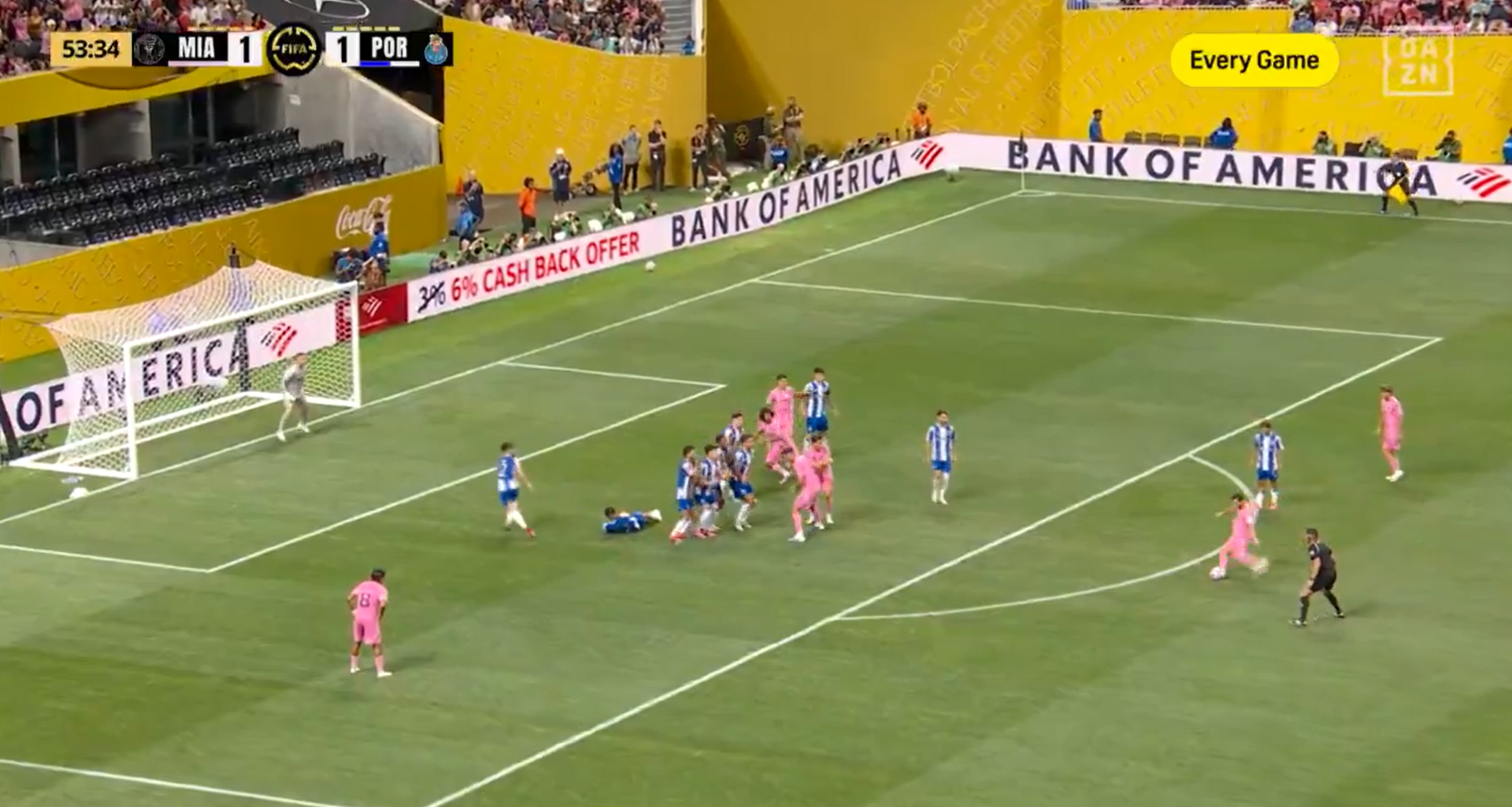 Messi lập siêu phẩm đá phạt, Inter Miami vượt qua Porto