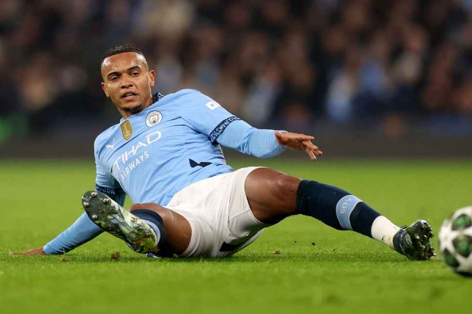 Pep Guardiola đối mặt bài toán khó: Thu gọn đội hình Man City quá khổ
