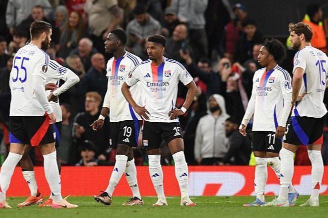 Lyon đối mặt mùa hè hỗn loạn: 4 ngôi sao có thể chia tay Parc Olympique Lyonnais