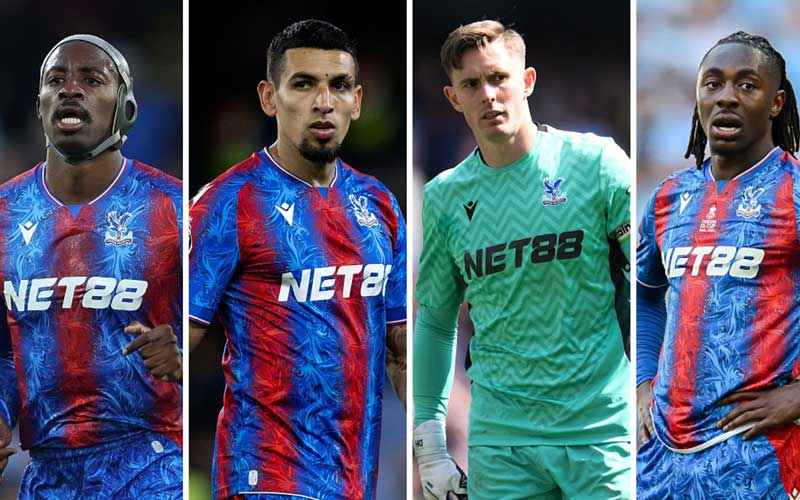 Các cầu thủ Crystal Palace đá nét