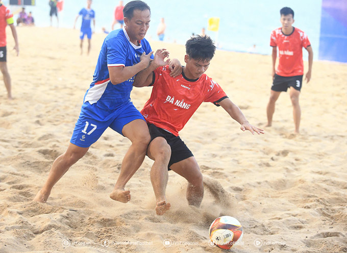 Khánh Hòa đăng quang vô địch đầy kịch tính, lập hat-trick danh hiệu tại giải bóng đá