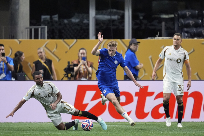 Liam Delap: Tân binh Chelsea tỏa sáng rực rỡ trong trận ra mắt