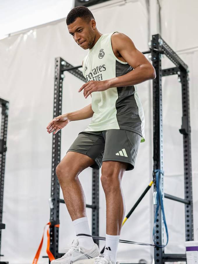 Mbappe: Giữa cơn bạo bệnh và cuộc đua giành lại thể trạng đỉnh cao
