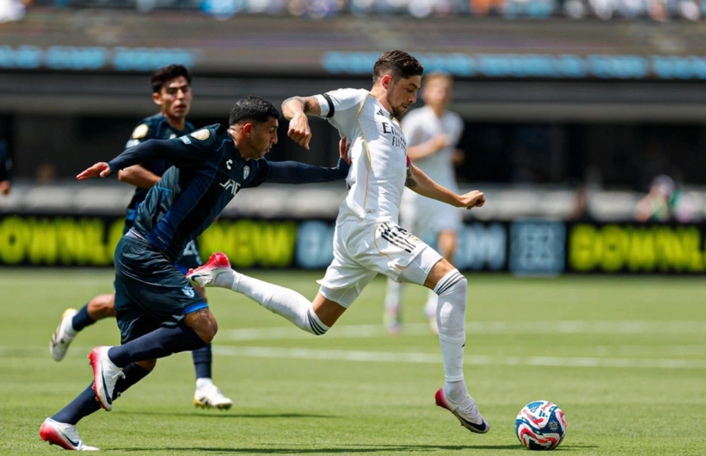 Real Madrid vượt qua Pachuca với 10 người