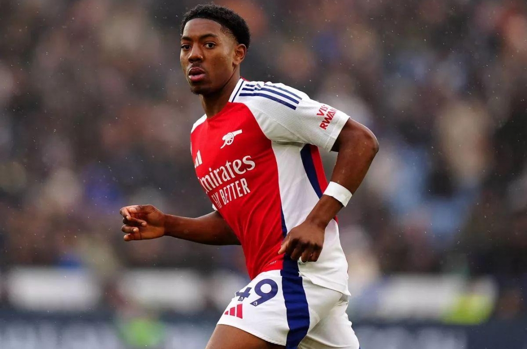 Arsenal tự tin giữ chân tài năng trẻ Myles Lewis-Skelly giữa sự theo đuổi quyết liệt của Real Madrid