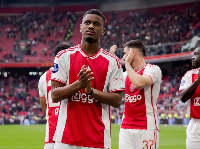 Chelsea chính thức sở hữu Jorrel Hato với giá 50 triệu Euro