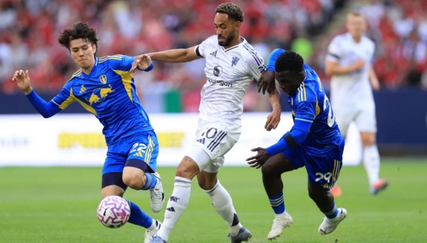 Manchester United hòa Leeds 0-0 trong trận giao hữu tiền mùa giải