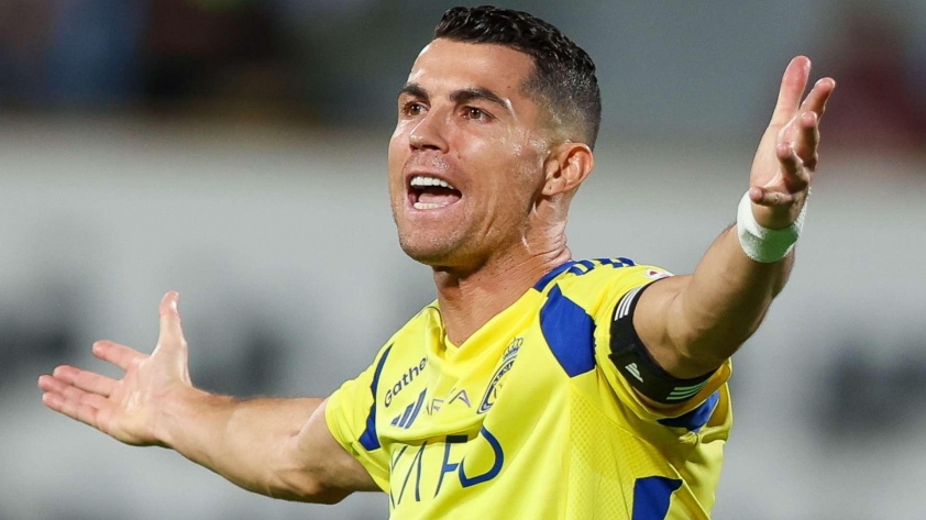 Riyad Mahrez: Cristiano Ronaldo - Huyền Thoại Phi Thường của Bóng Đá
