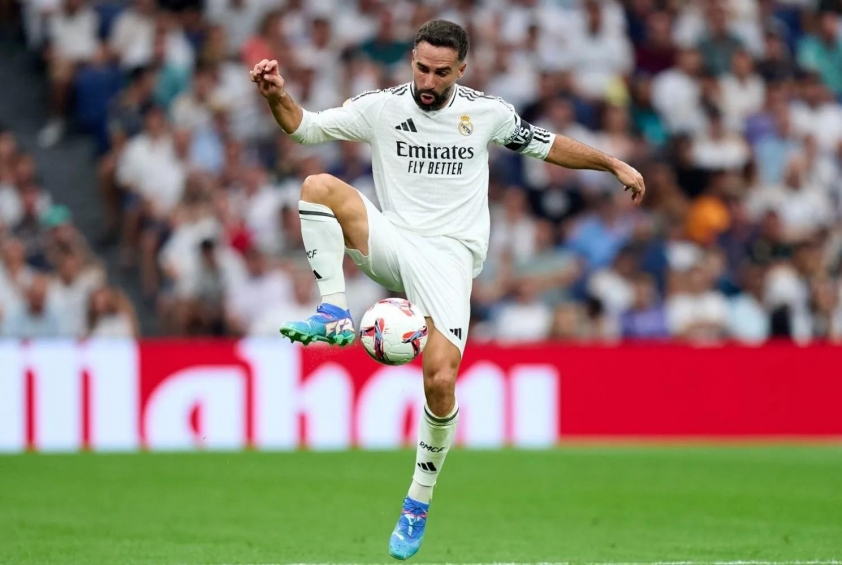 Real Madrid củng cố hàng phòng ngự, tương lai Vinicius Jr vẫn bỏ ngỏ