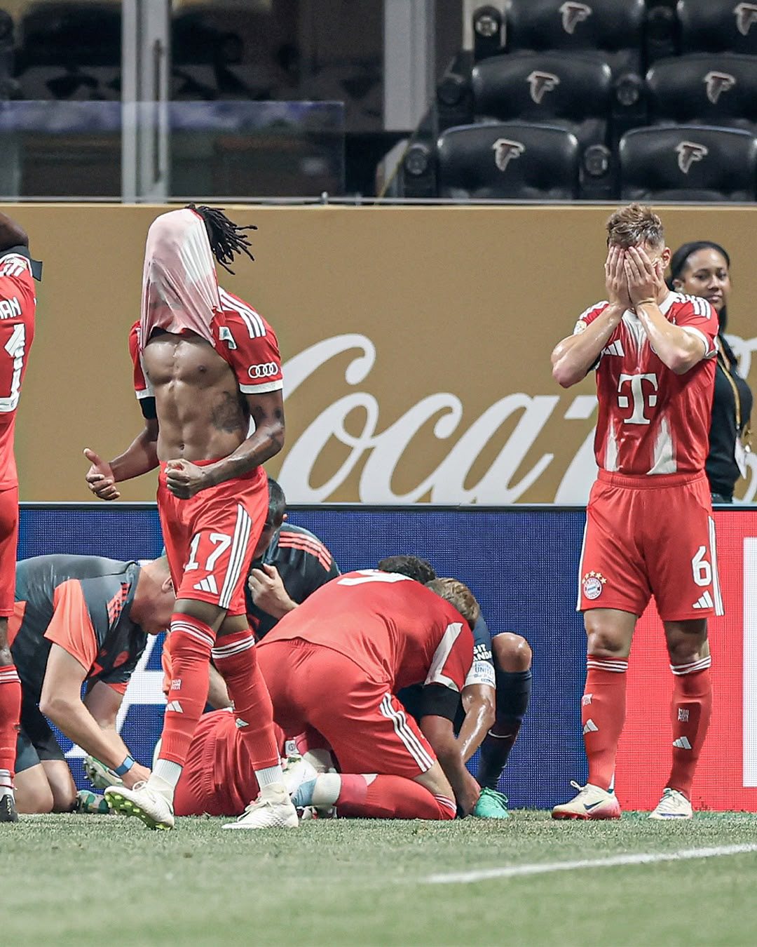Musiala dính chấn thương nặng, Bayern Munich dừng bước tại tứ kết Champions League
