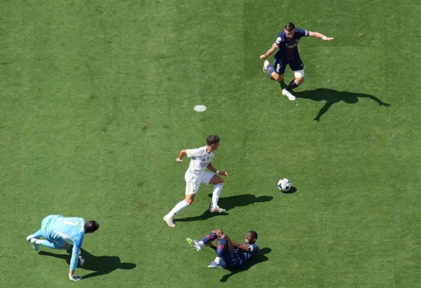 Thảm bại trước PSG: Real Madrid và hệ thống phòng ngự tệ hại nhất 20 năm