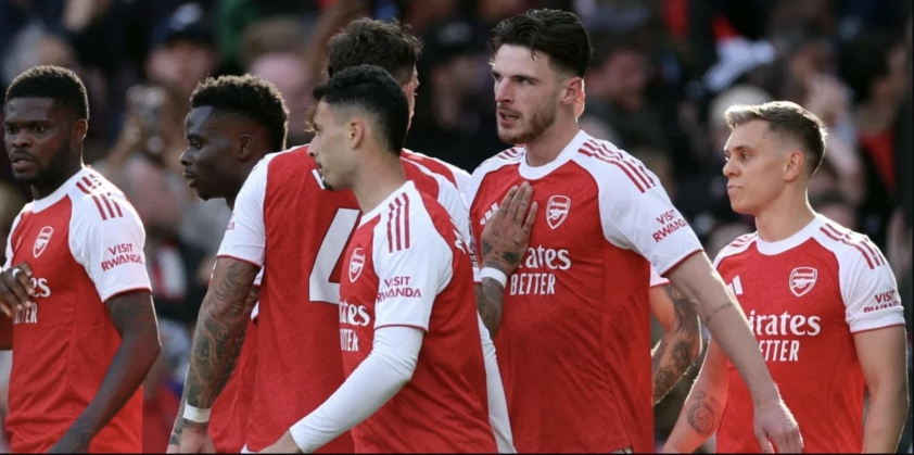 Arsenal hay Liverpool? Dự đoán vô địch Ngoại hạng Anh 2025/26 gây tranh cãi