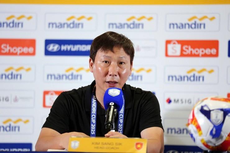 U23 Việt Nam đối mặt hiểm họa từ lối chơi rắn của U23 Philippines tại bán kết U23 Đông Nam Á 2025