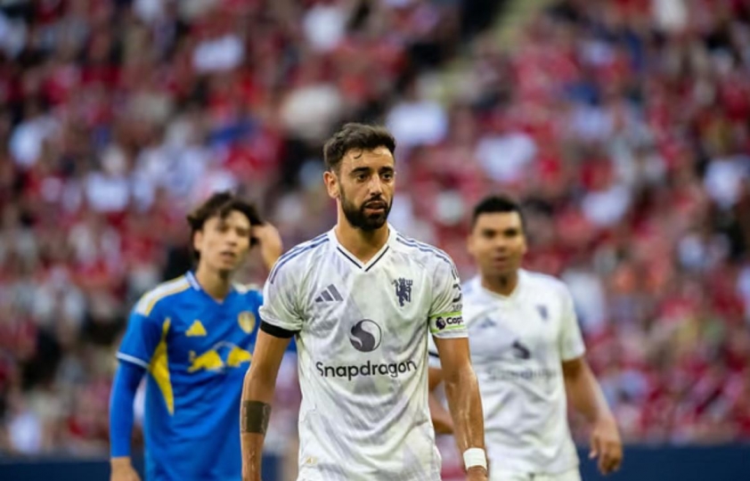 Manchester United hòa Leeds 0-0 trong trận giao hữu tiền mùa giải