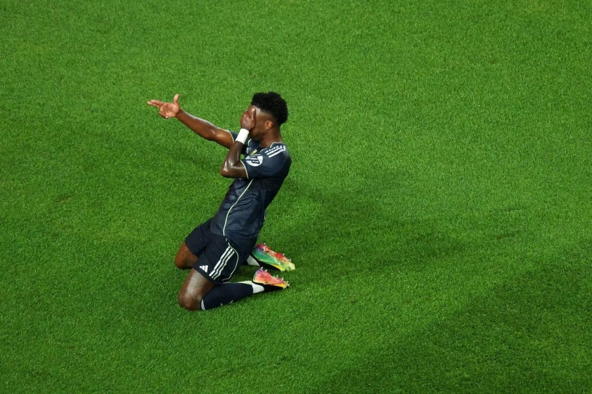 Real Madrid vs PSG: Cuộc chiến không chỉ trên sân cỏ