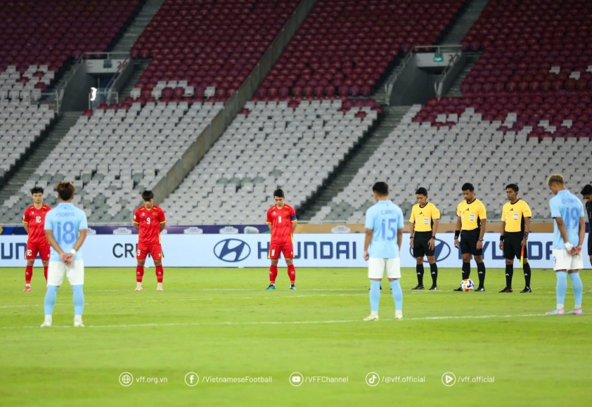 U23 Việt Nam dành phút mặc niệm, hướng đến chiến thắng trước U23 Campuchia