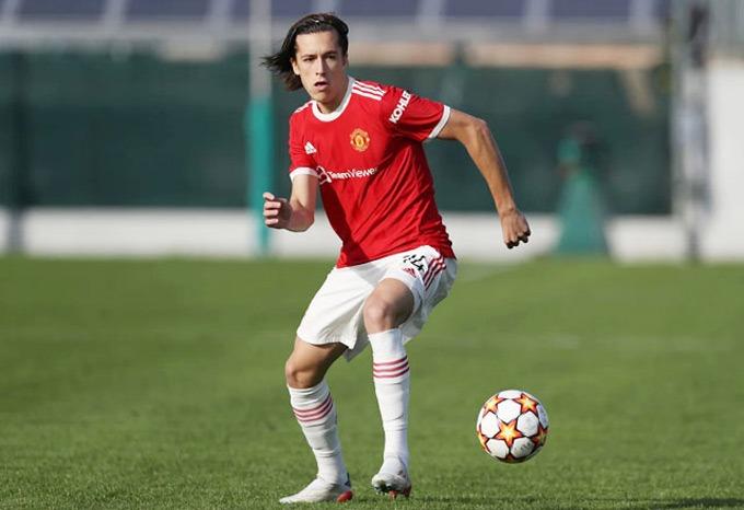 Manchester United thu về lợi nhuận kếch xù từ thương vụ Alvaro Carreras