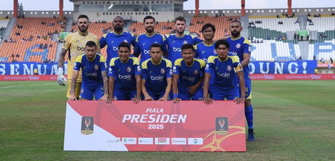 Paulinho đối mặt làn sóng chỉ trích dữ dội sau pha phạm lỗi khiến Romeny chấn thương nặng