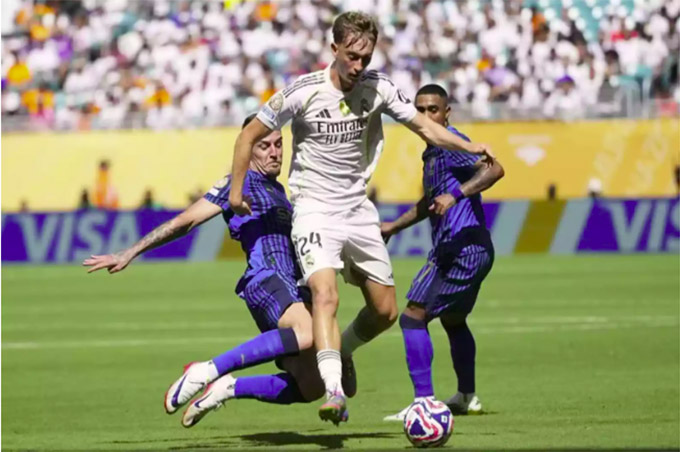 Dean Huijsen: Tân binh Real Madrid - Trung vệ với trái tim tiền vệ