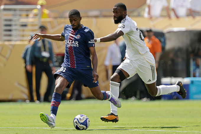 Bài học khắc nghiệt của HLV Enrique dành cho Mbappe và sự thành công rực rỡ của PSG