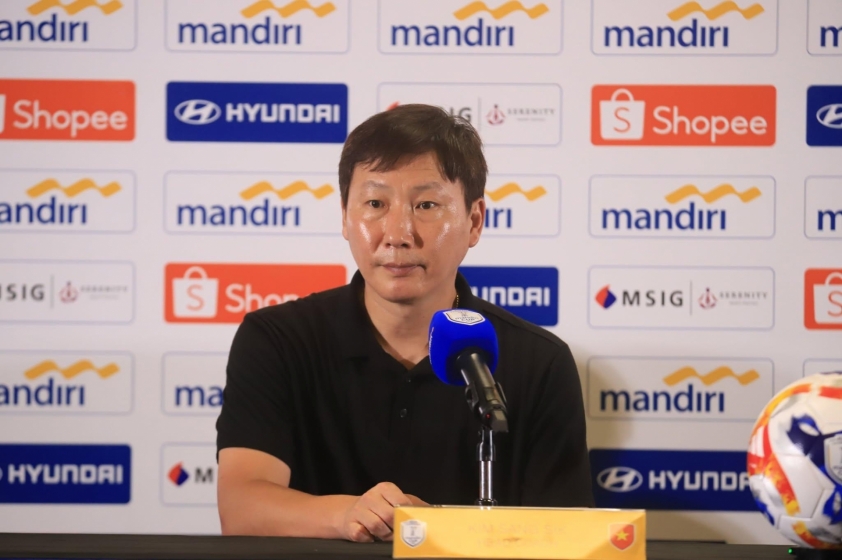 HLV Park Hang Seo dành lời khen ngợi cho U23 Indonesia và HLV Shin Tae Yong trước trận chung kết U23 Đông Nam Á 2025