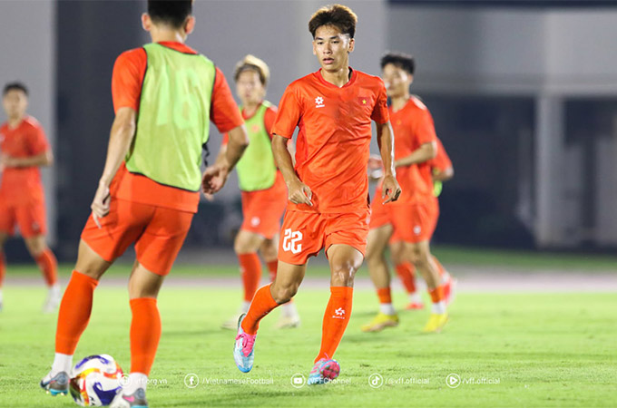 Dự đoán đội hình U23 Việt Nam đối đầu U23 Lào: Trung Kiên trấn giữ khung thành, bộ đôi Văn Khang - Phi Hoàng tỏa sáng