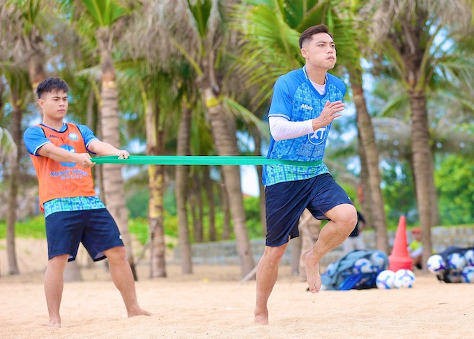 Mùa giải mới cận kề: Các đội bóng V.League tất bật chuẩn bị thể lực và chiến thuật