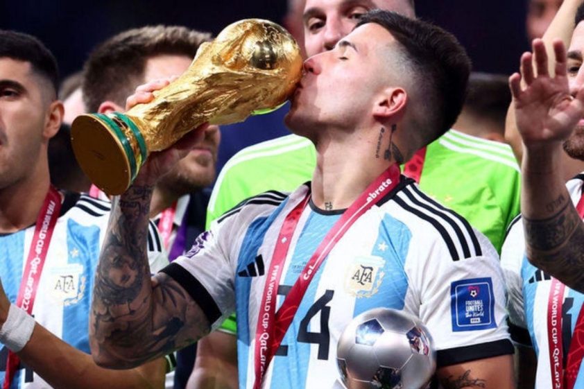 Enzo Fernandez: Huyền thoại bóng đá với cú đúp vô địch World Cup và Club World Cup